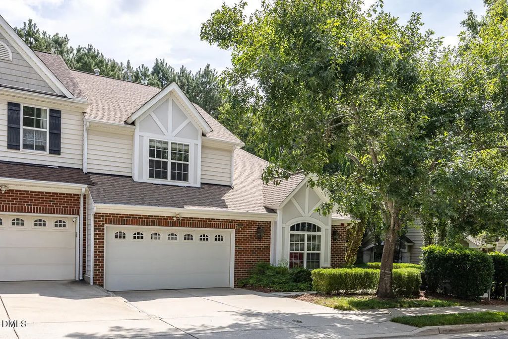 210 Chateau Place, Chapel Hill