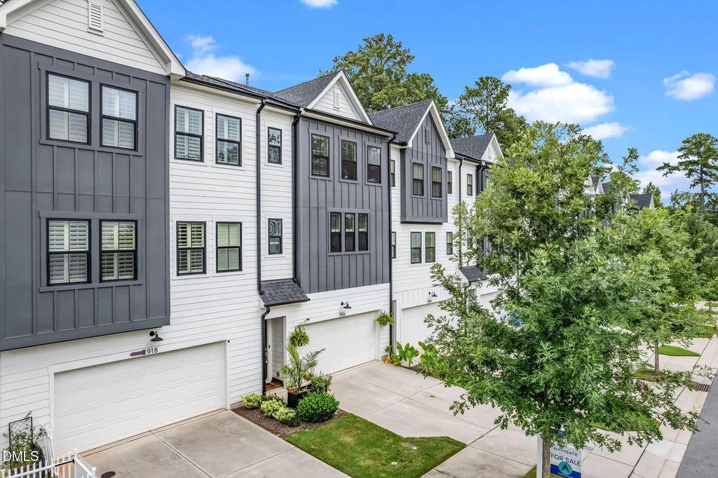 916 Waterside View Drive, Raleigh