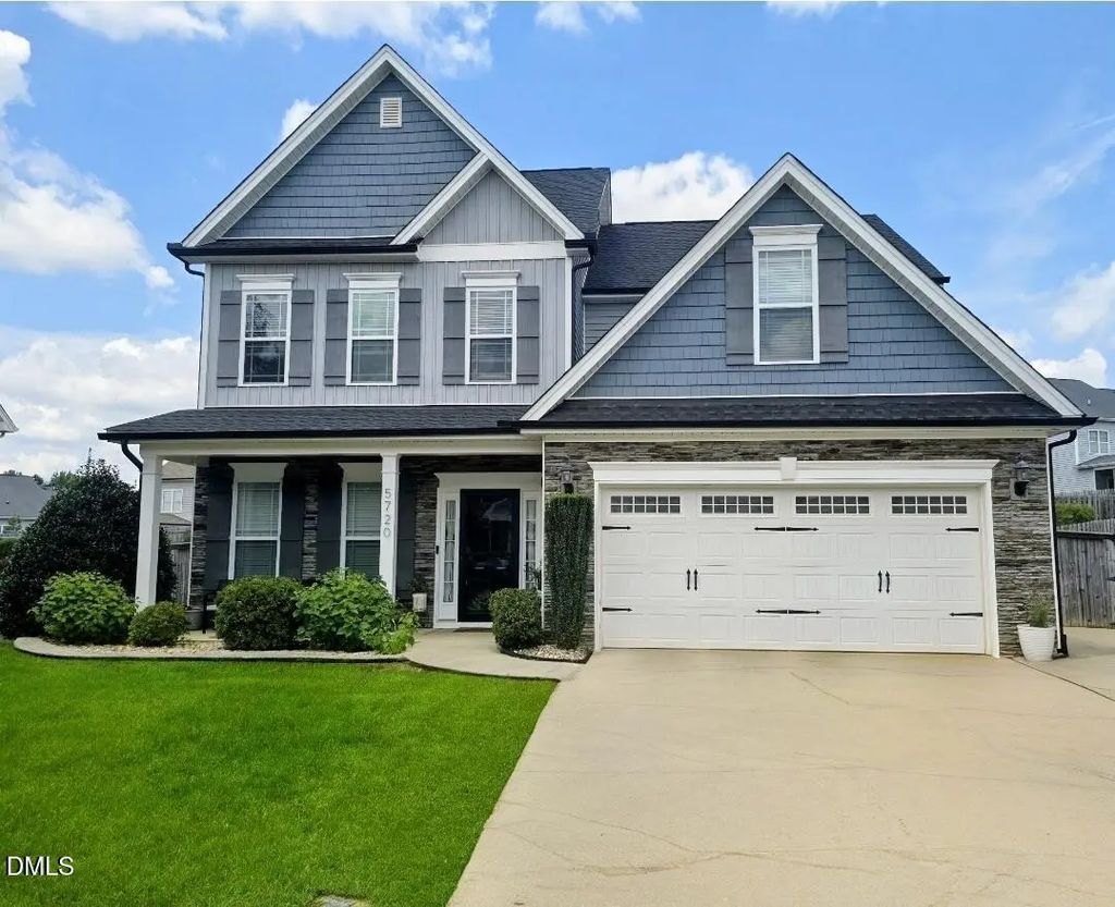 5720 Lumiere Street, Holly Springs