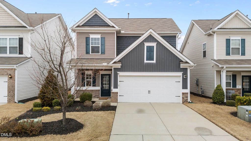 6 Pathway Drive, Clayton