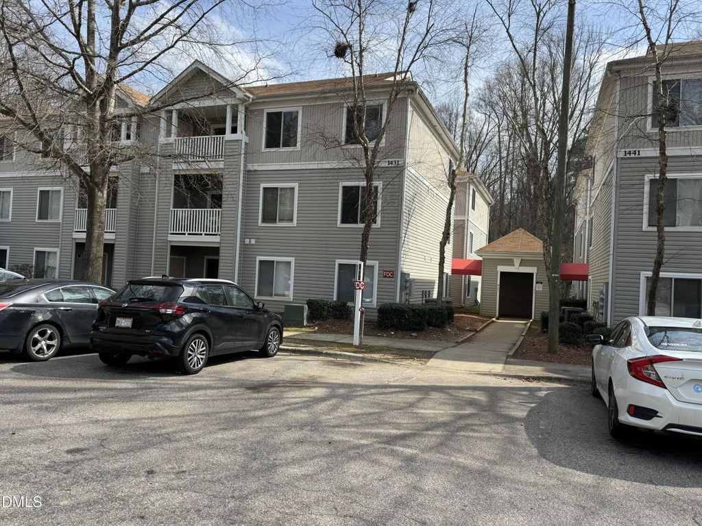 1431 Collegiate Circle 101, Raleigh