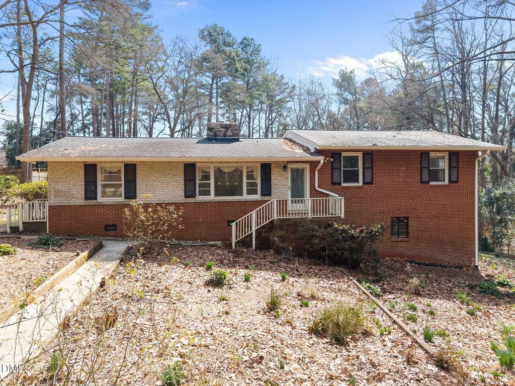 2009 Philcrest Road, Raleigh