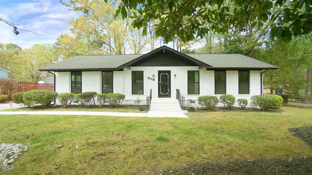 909 Windcrest Road, Durham