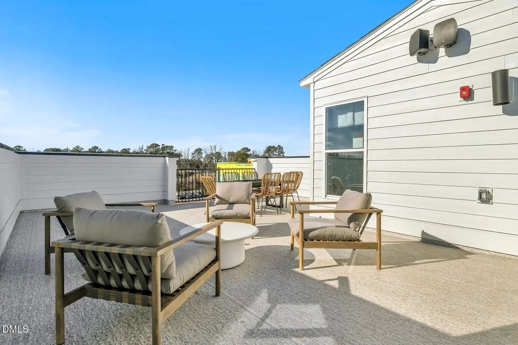 152 N White Street #200, Wake Forest