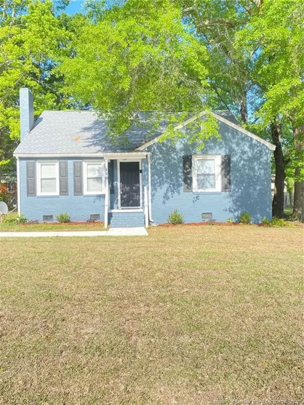 110 N Grove Avenue, Rockingham