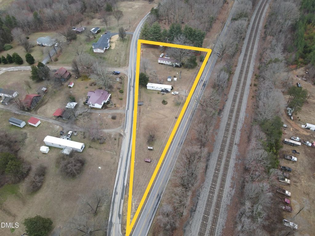 96 Pelham Loop Rd, Pelham