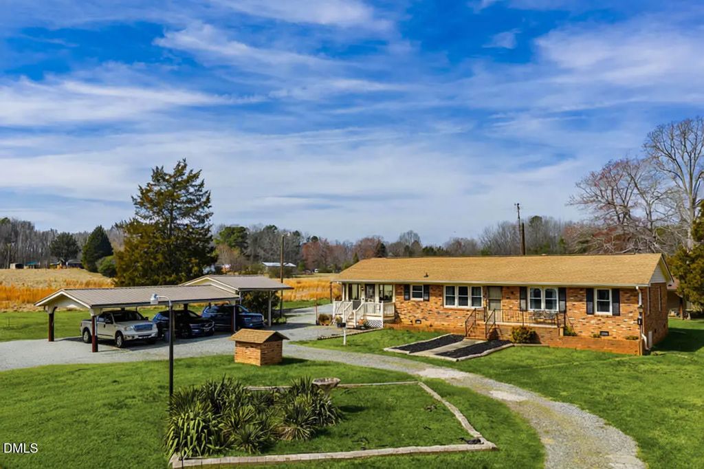 200 Sawmill Road, Cedar Grove