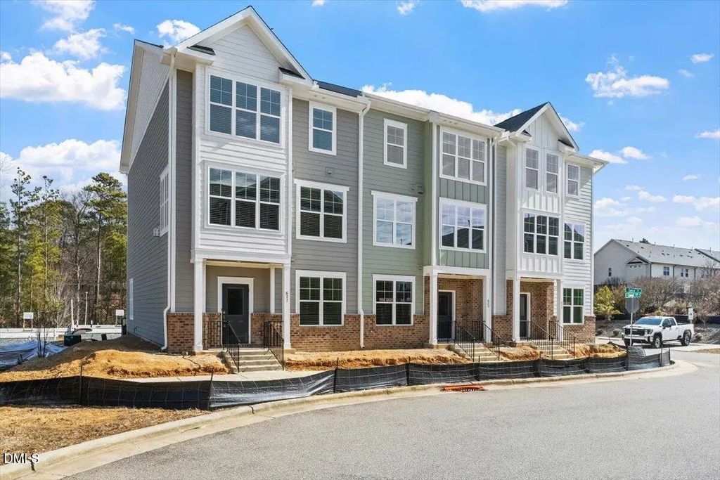 2284 Apex Peakway, Apex