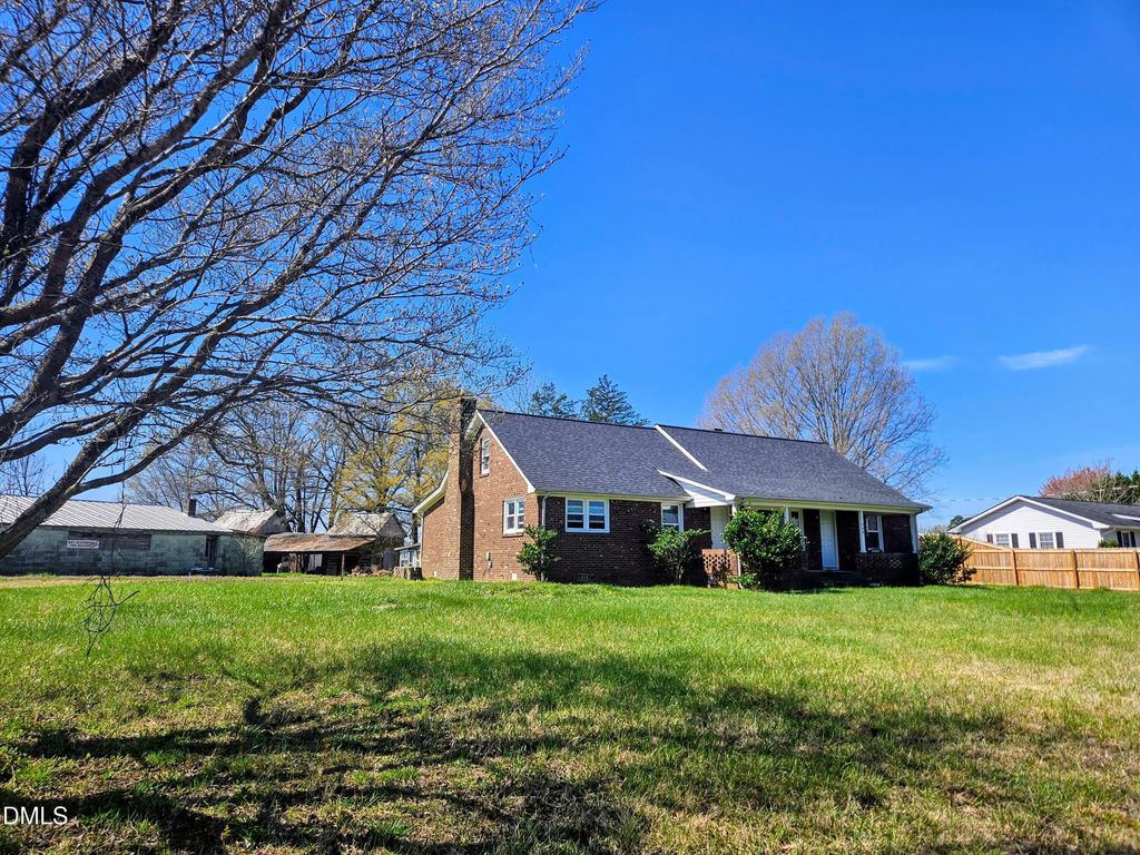 908 Boone Road, Burlington