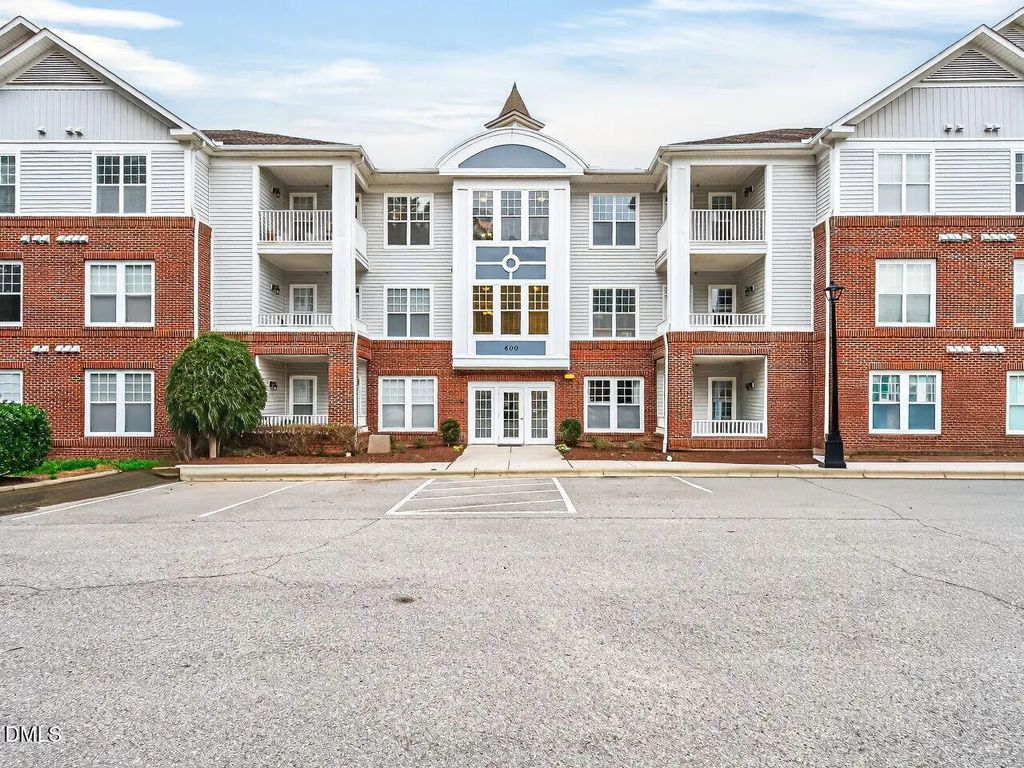 623 Eyam Hall Lane, Apex