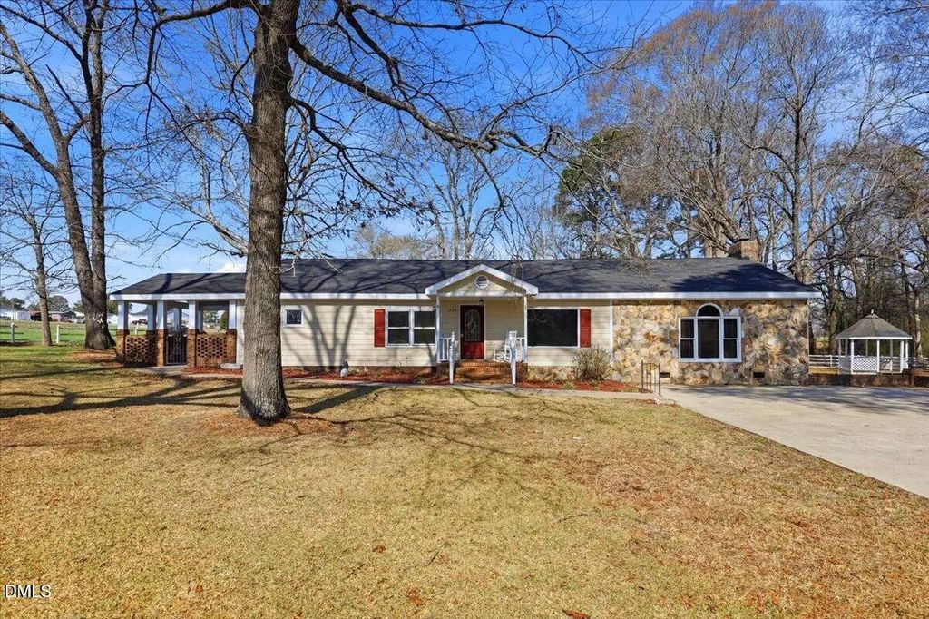 6449 Red Hill Church Road, Benson