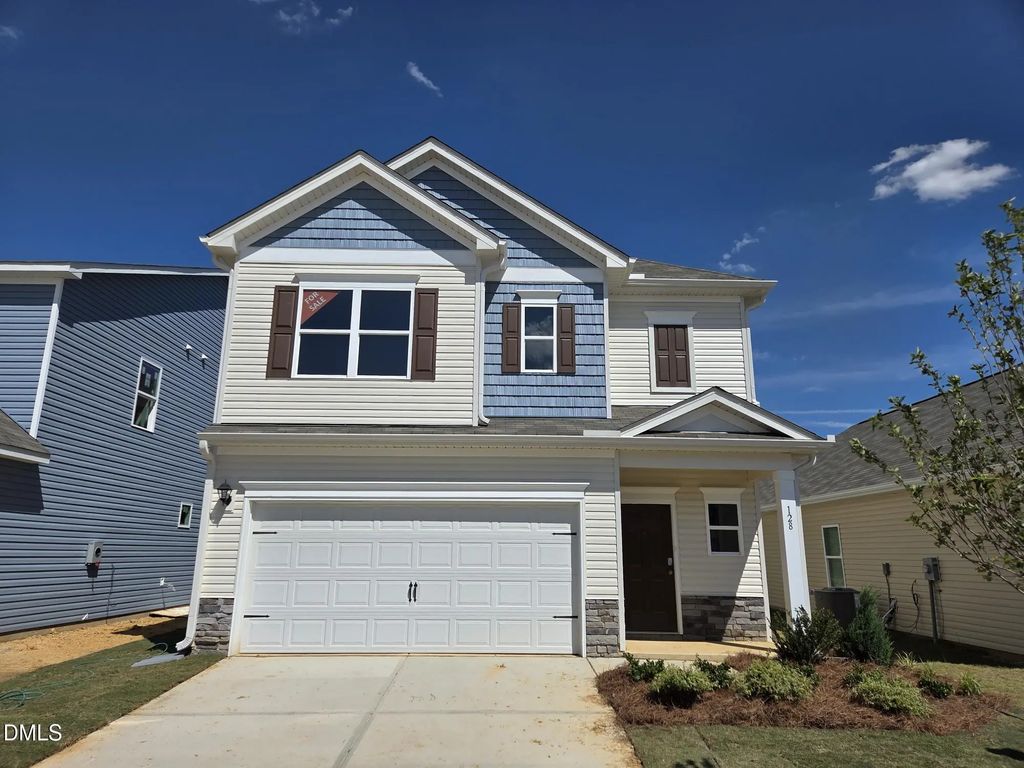 128 Oyster Tabby Drive, Lillington