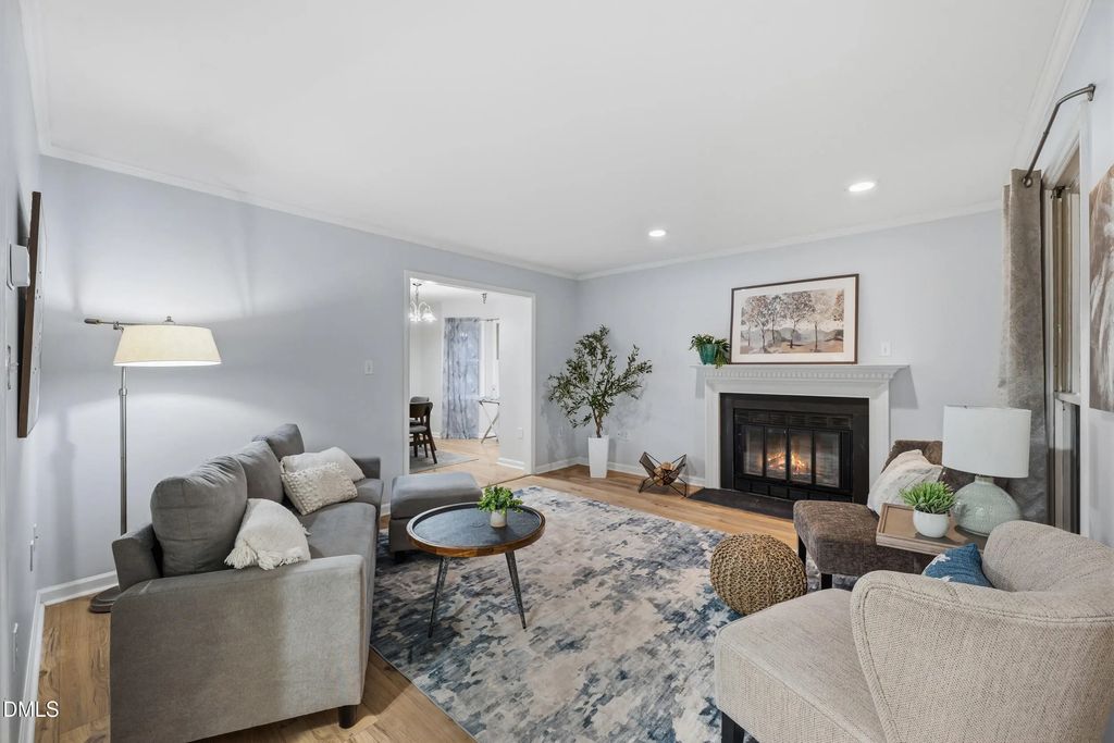 104 Pointe Place, Hillsborough