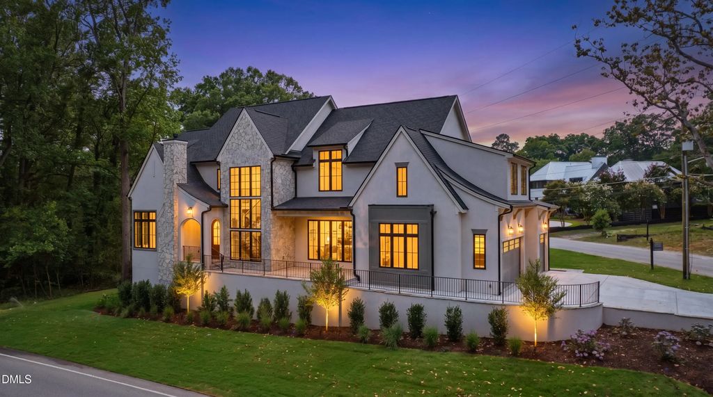105 Edenburgh Road, Raleigh