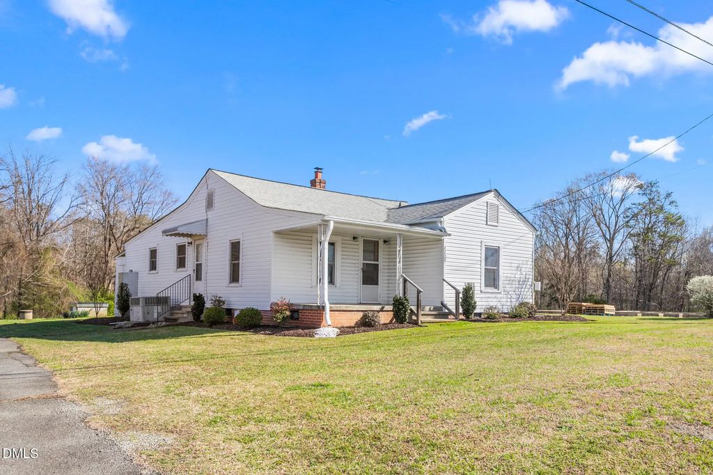 2221 Gerringer Mill Road, Elon