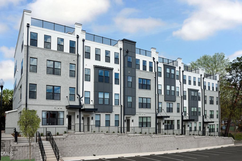 148 N White Street #100, Wake Forest