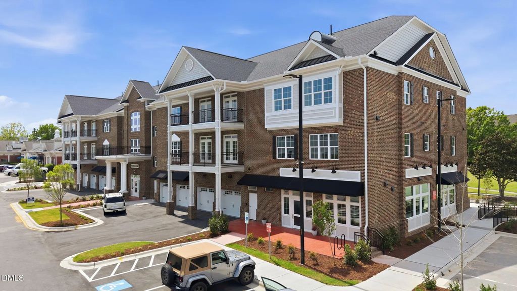 1600 Gathering Park Circle 304, Cary