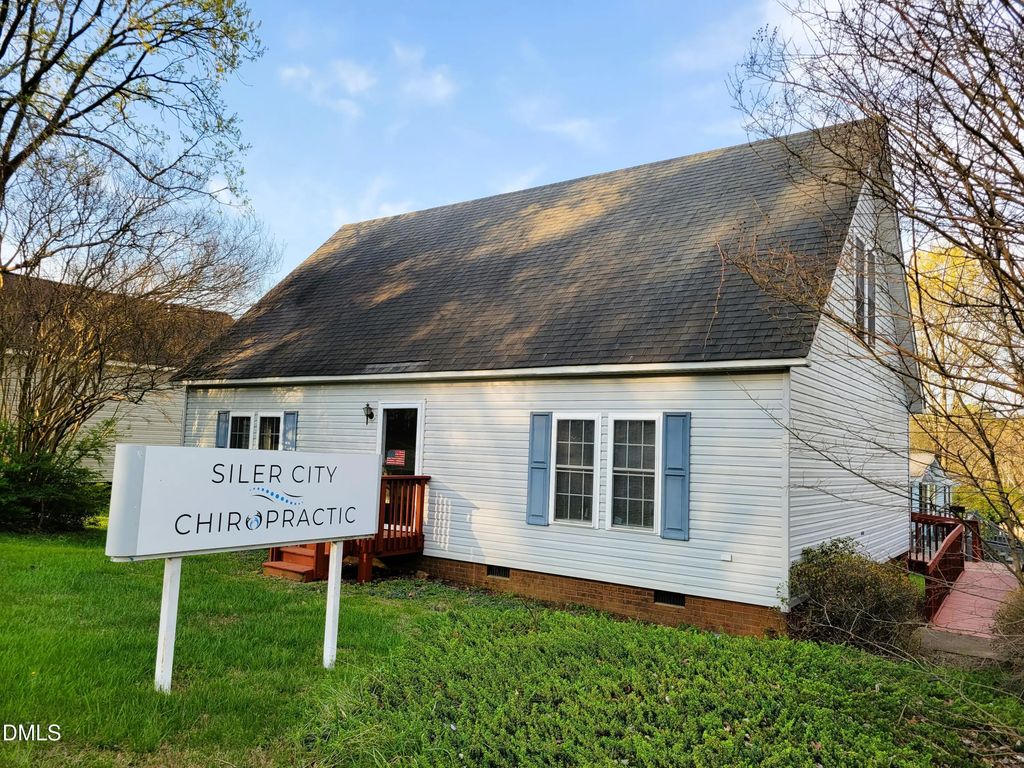 517 N 2nd Avenue, Siler City