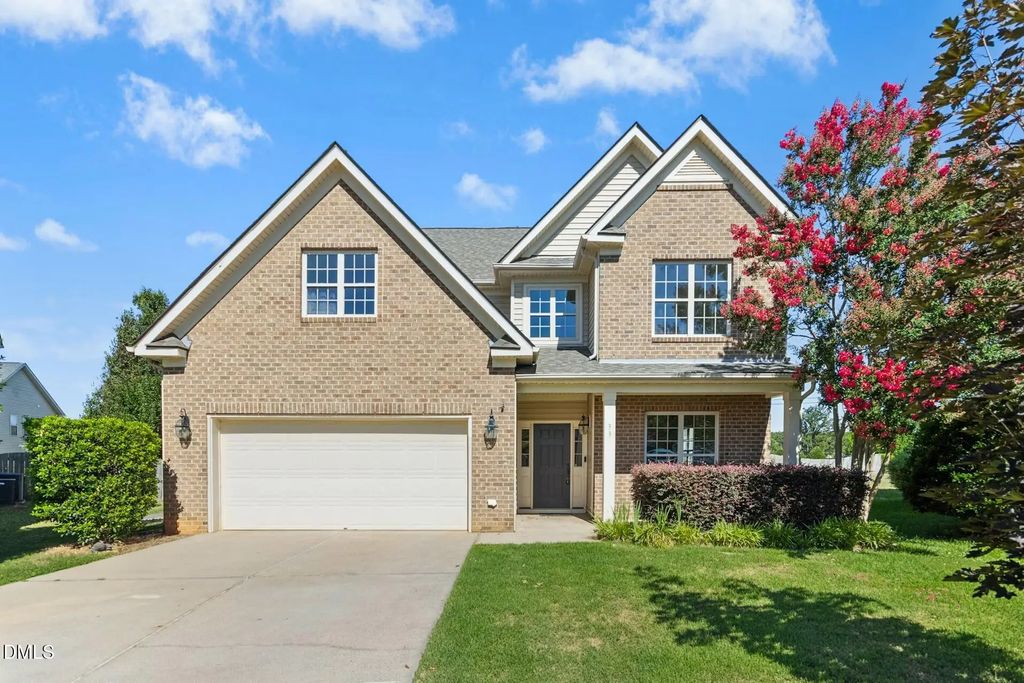 33 W Smoketree Court, Clayton