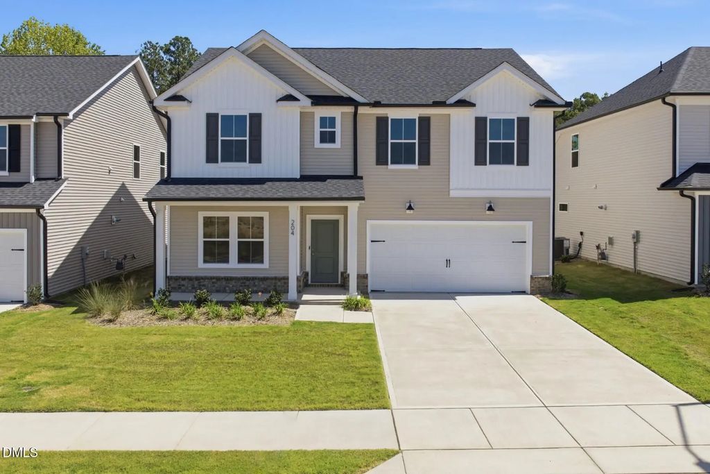 204 Armorial Court, Willow Springs