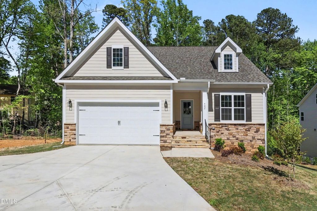 902 Sw Maynard Road, Cary