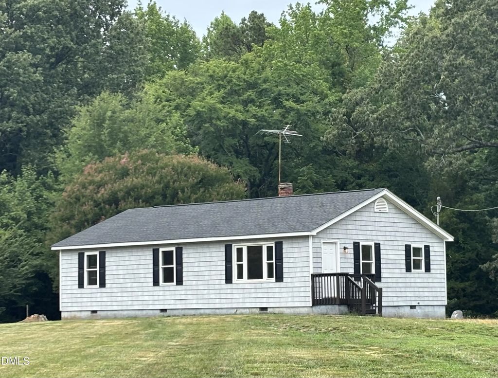 695 Layton Store Road, Castalia