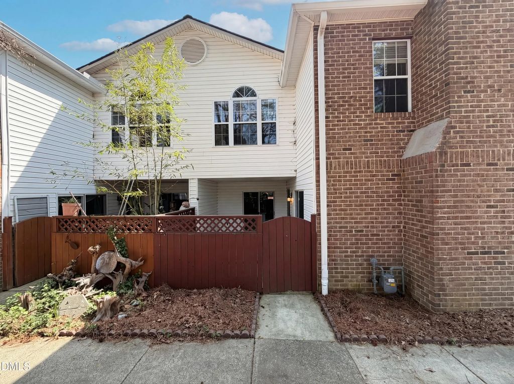 320 Summerwalk Circle, Chapel Hill