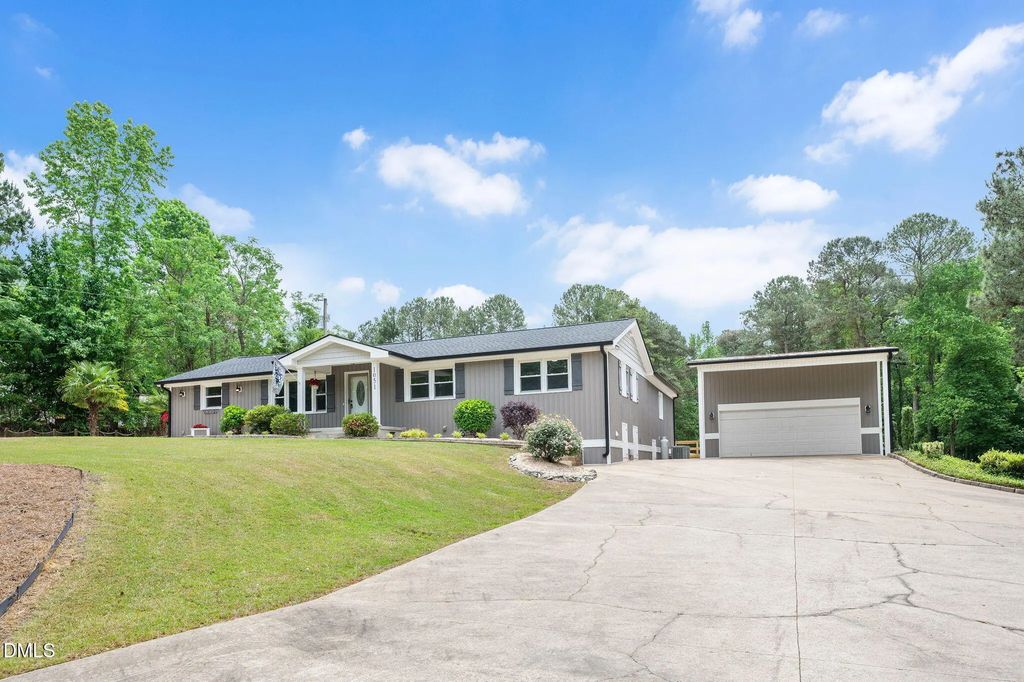 1051 Honeycutt Road, Willow Springs