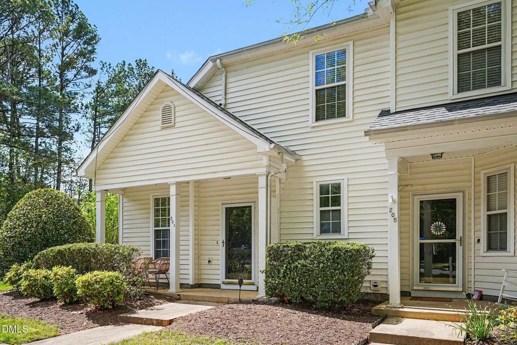 201 Commons Drive, Holly Springs