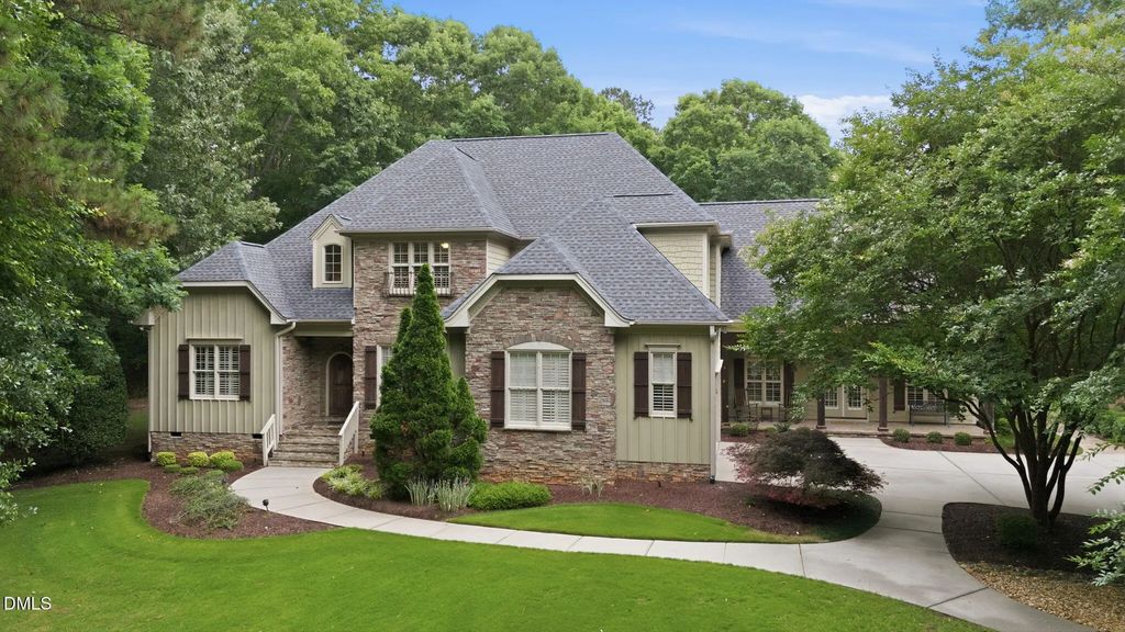 264 E Walker Woods Lane, Clayton