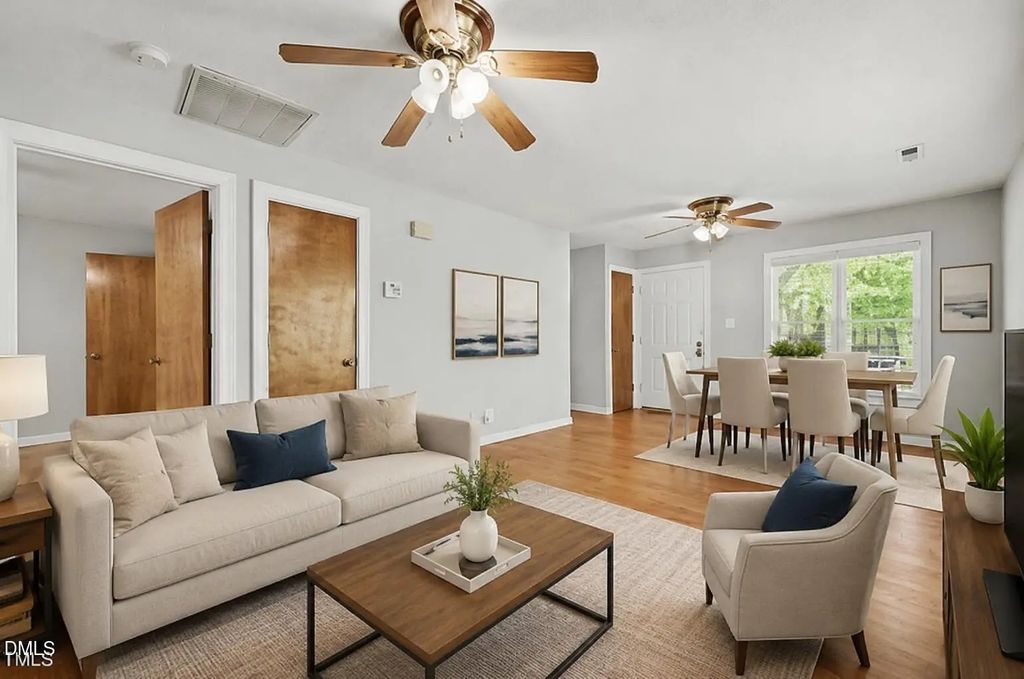 209 Carmichael Court, Cary