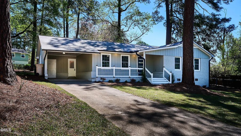 104 Wallis Court, Garner