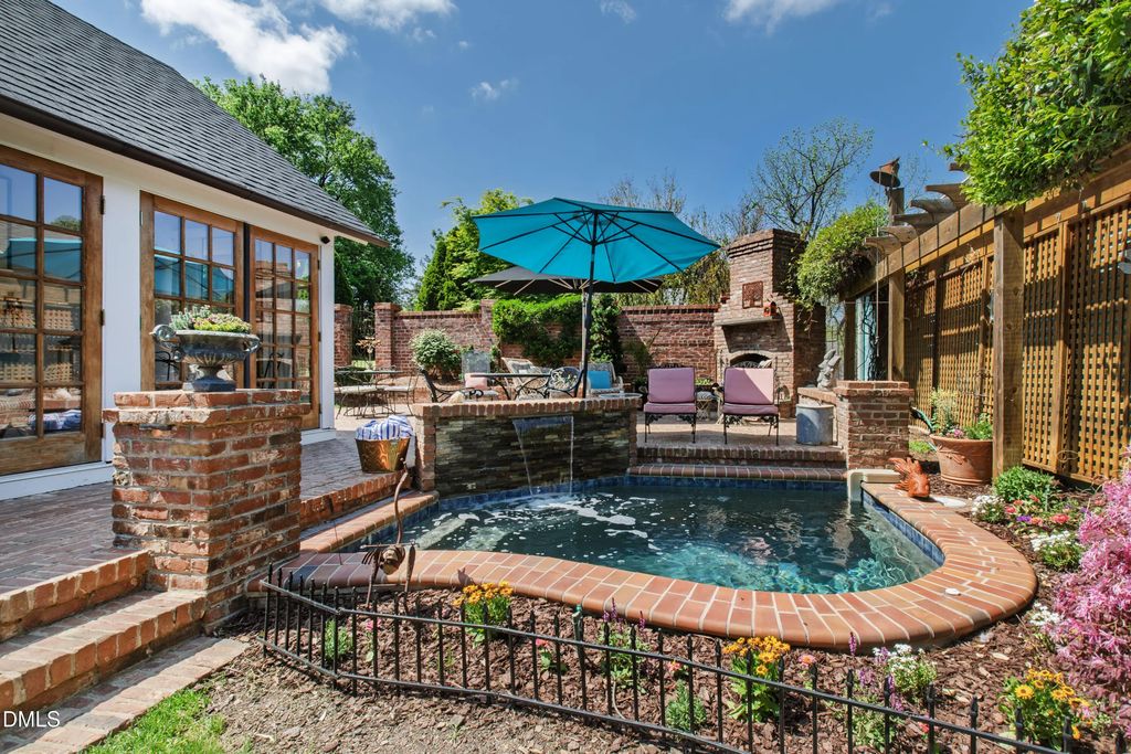 225 Elm Street, Raleigh