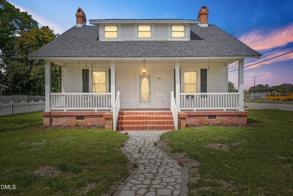 310 E E Street, Erwin