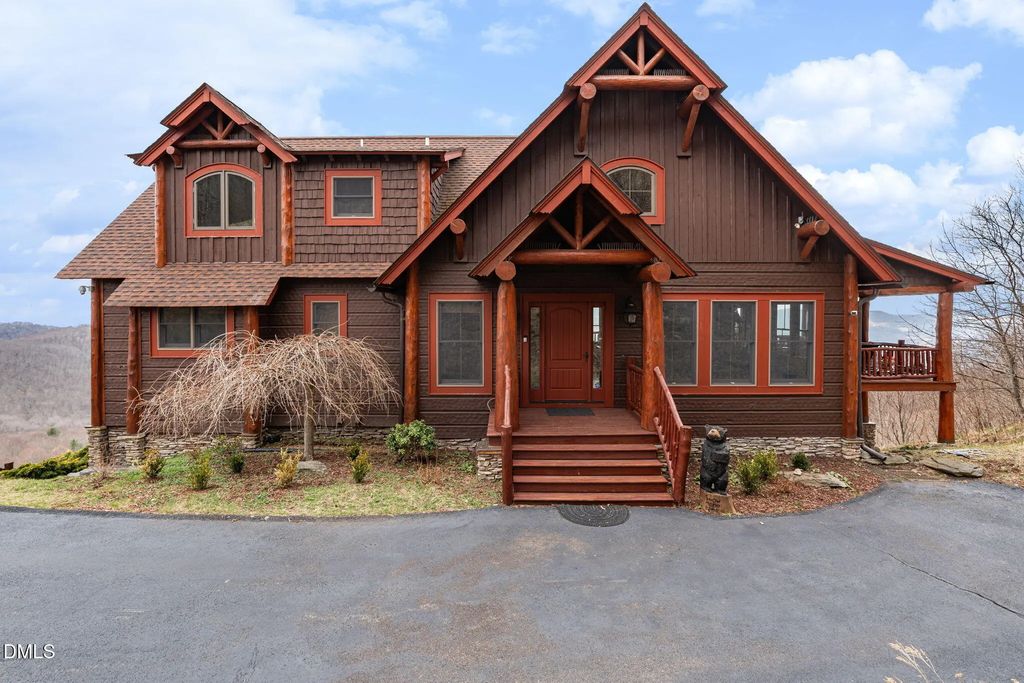 635 Acorn Nvno, Zionville