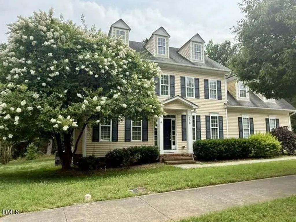 108 Byron Court, Oxford