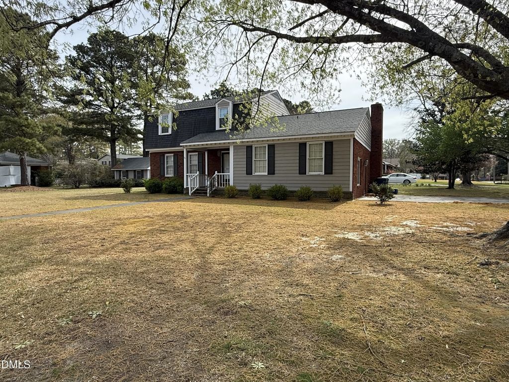907 Chestnut Drive, Smithfield