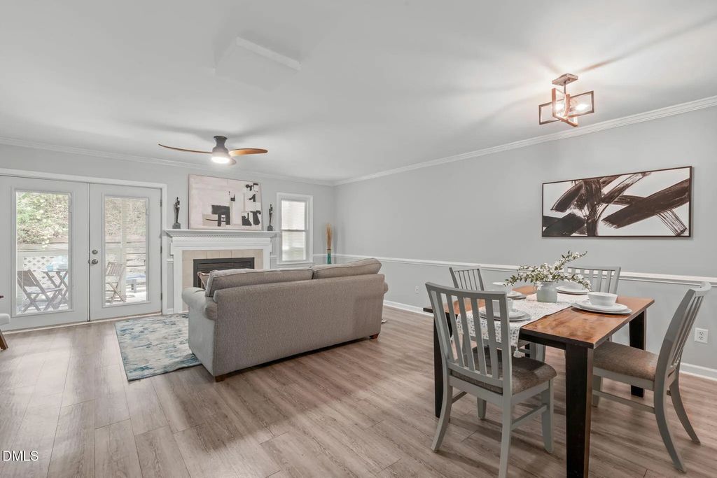 203 Oak Hollow Court, Raleigh