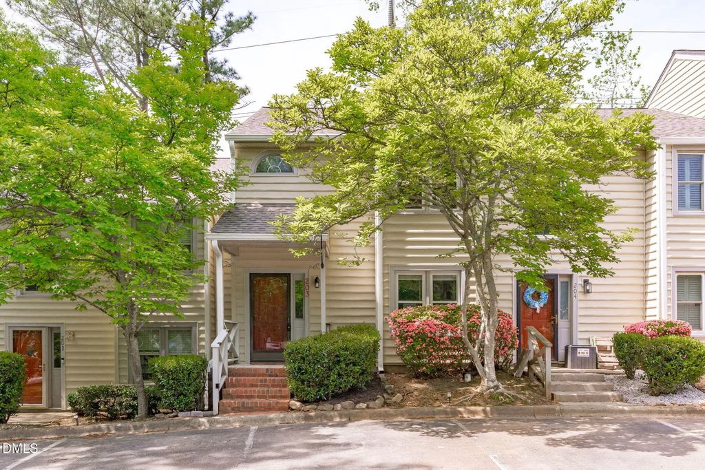 203 Oak Hollow Court, Raleigh