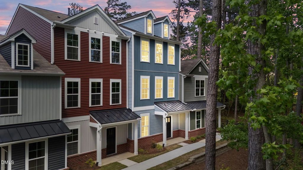 124 Oyster Lane 22, Garner