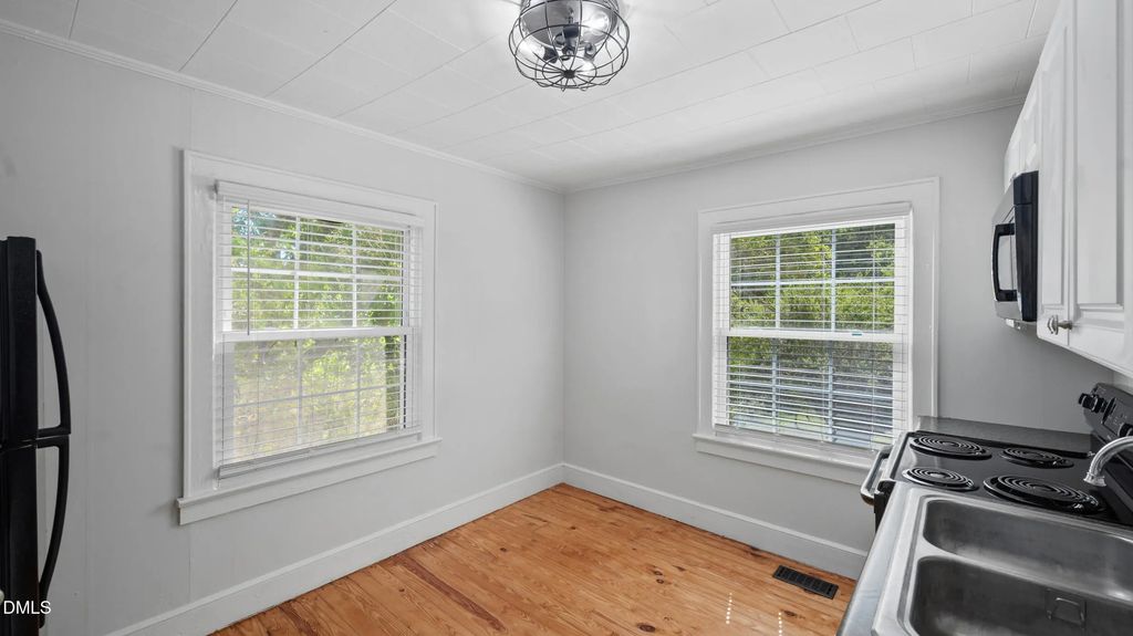 1847 Lower Hopedale Road, Burlington