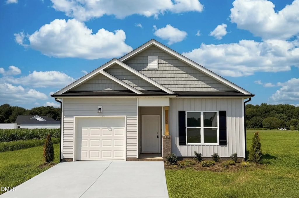 156 Longfield Court, Dunn