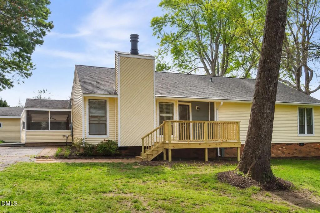 8306 Polaris Drive, Bahama