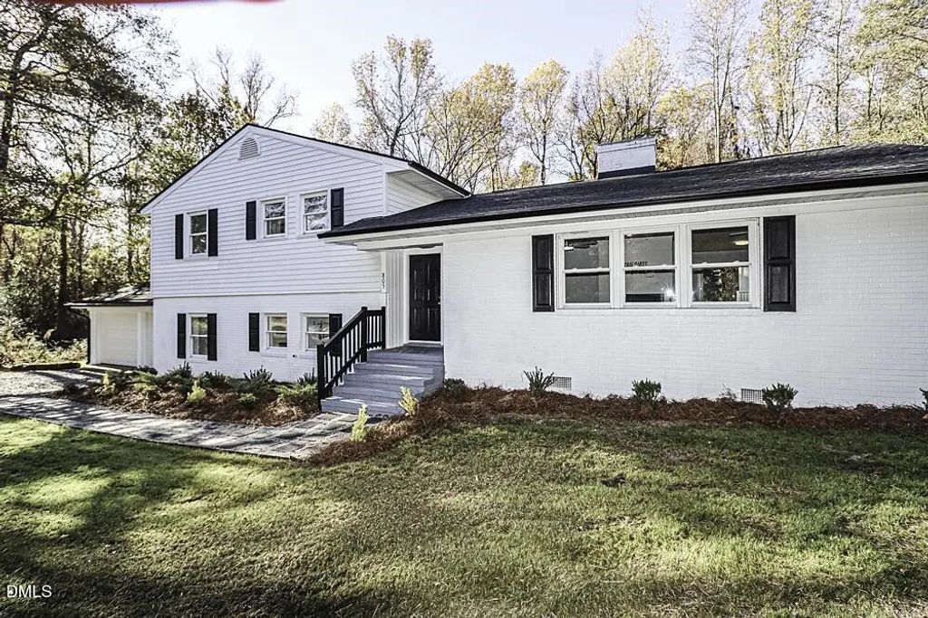 805 River Road, Selma