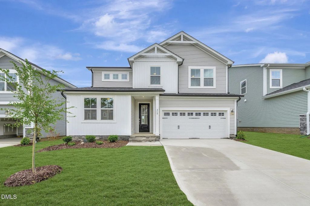 260 Yellow River Way, Garner