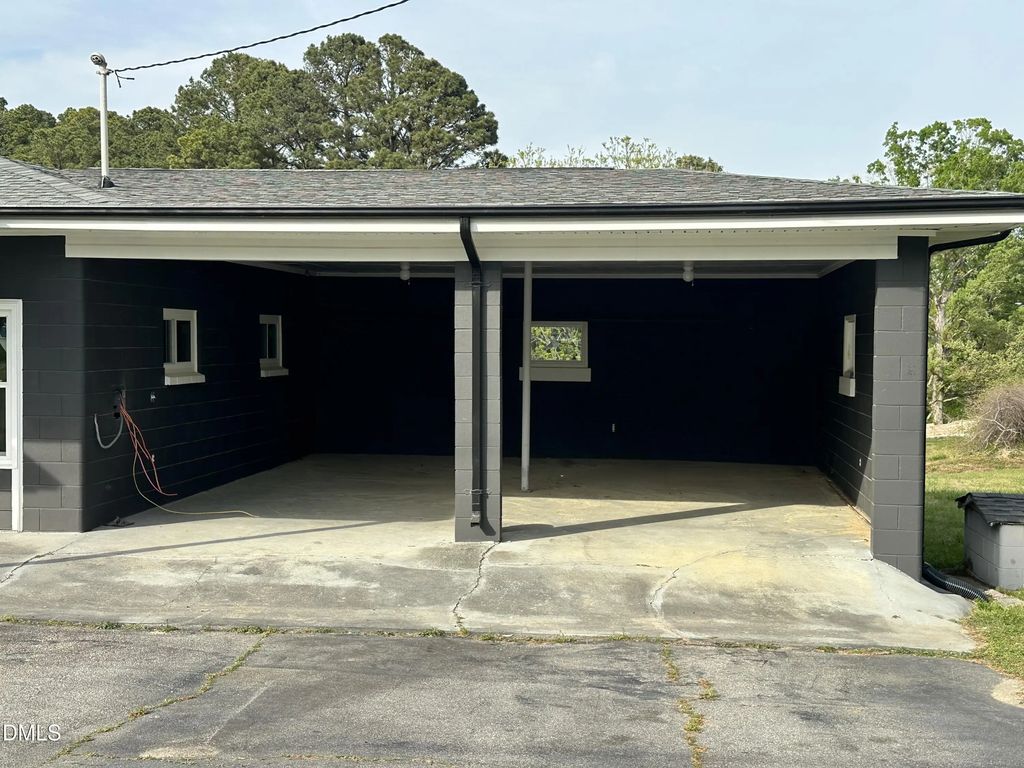 7121 Rock Service Station Road, Raleigh