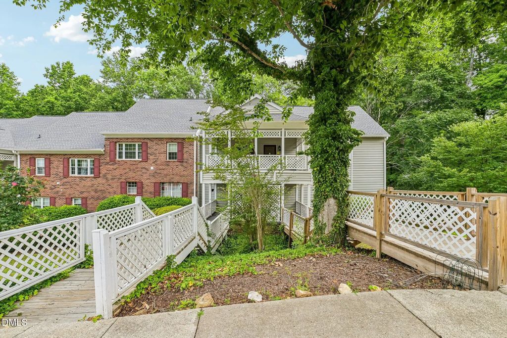 411 Gooseneck B5, Cary