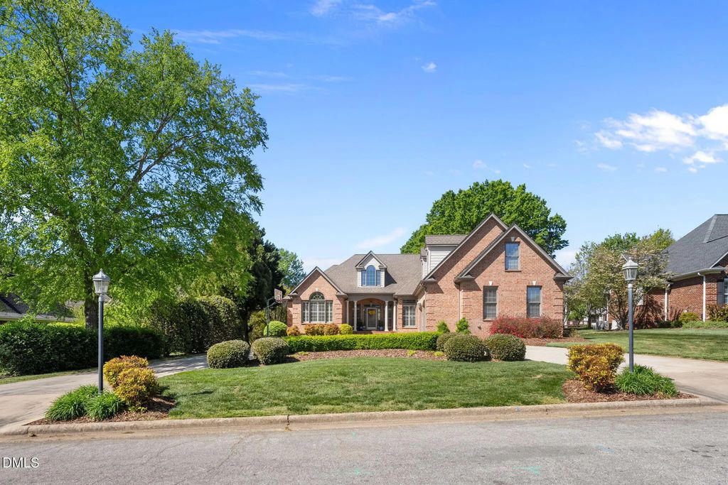 902 Mill Pointe Way, Elon