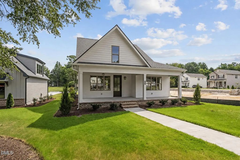 305 Grigsby Avenue, Holly Springs