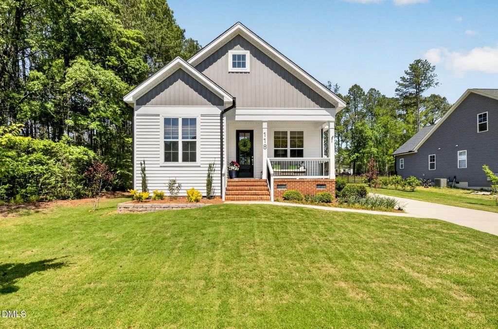 118 Wichita Way, Louisburg